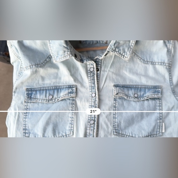 We the Free Short of It Denim Light Blue Vintage top Size S - Picture 9 of 10